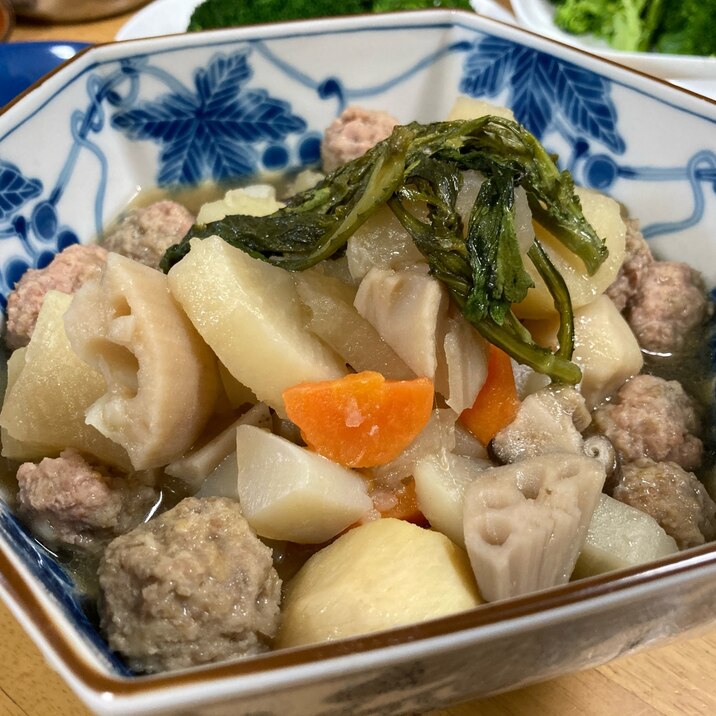 簡単ホカホカ根菜と肉団子の煮物⭐